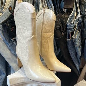 Chinese Laundry Forester Western Cowgirl cowboy heeled Boots - Cream